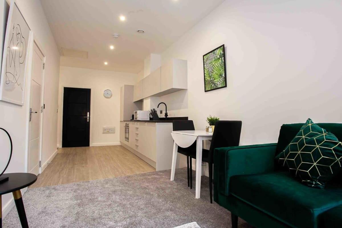 Modern & Stylish 1 Bedroom Apartment In Bolton Buitenkant foto